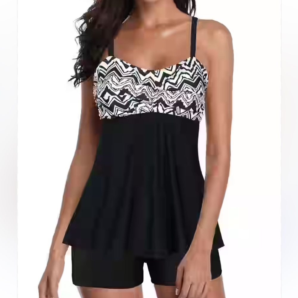NWOT women’s modest 2 piece swimsuit black & white print top w/ swim shorts